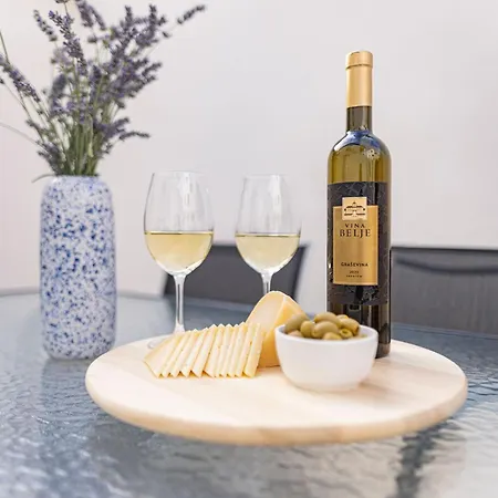 Veronika * Τρογκίρ