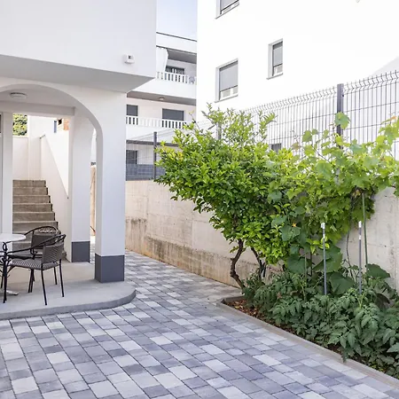 Veronika Διαμέρισμα Τρογκίρ